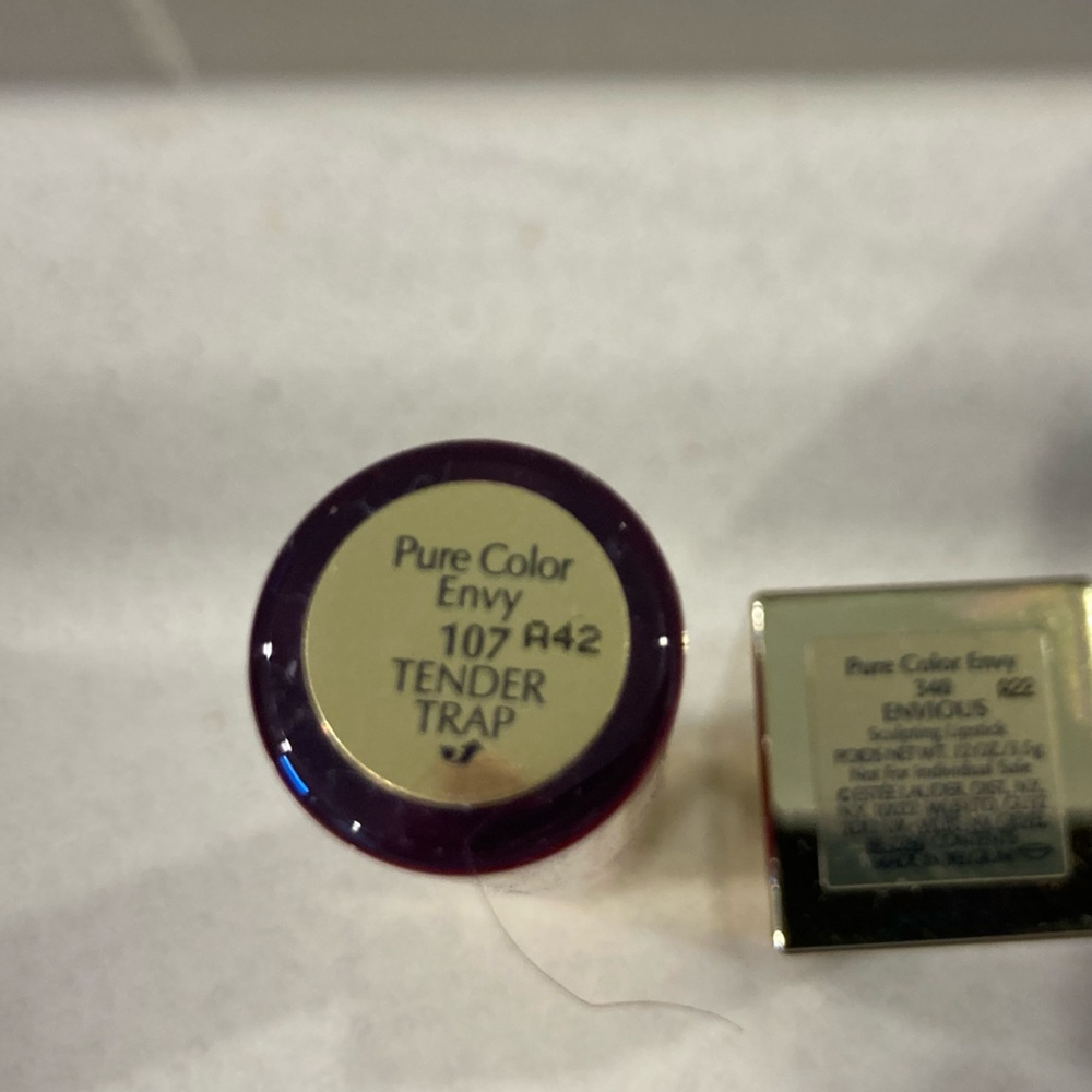 Estée Lauder Red Lipstick and Gloss - Picture 3 of 5